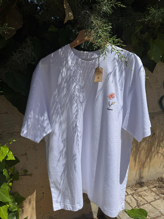 Camiseta "Ella es fuente"
